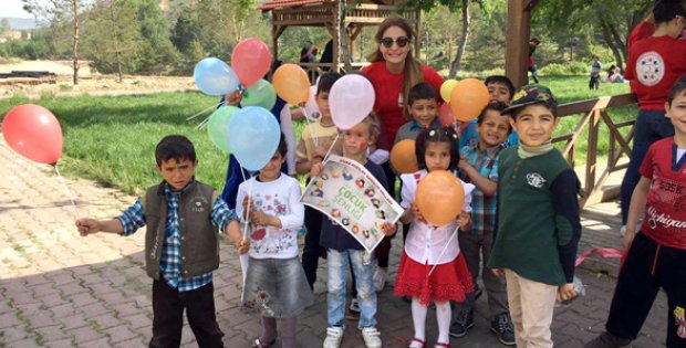 Sev Kardeşim Çocuk Şenliği Düzenlendi