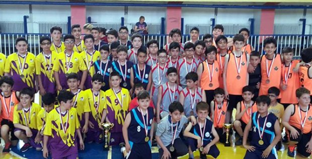 Potada Miniklerin Şampiyonu Mavi Gün Spor Kulübü