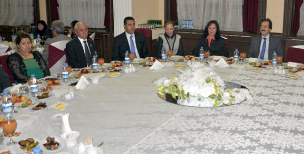 CÜ´den, Şehit Aileleri ve Gazilere İftar