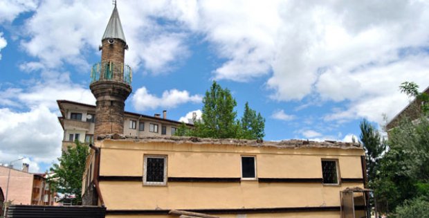 Şems Camii Tadilata Alındı