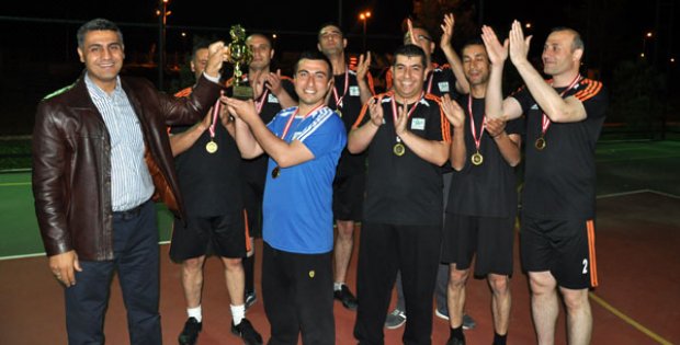 ÇEDAŞ Personeli Voleybol Turnuvasında Stres Attı