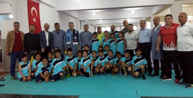Vali Davut Gül´den Demirspor´a Ziyaret