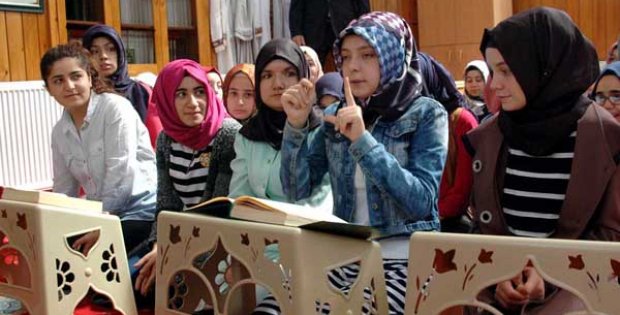 Öğrencilerimize Sevgiyi Yerleştirmeye Çalışacağız