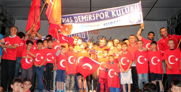 Sivas Demirspor: Demokrasiye Evet, Darbeye Hayır