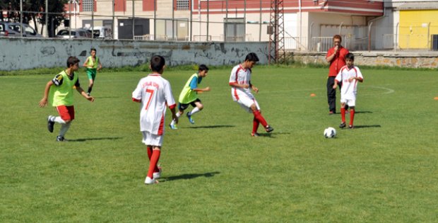 Yaz Kuran Kursları Arası Futbol Turnuvası Başladı