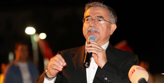 SÖZ KONUSU VATANSA, BAYRAKSA GERİSİ TEFERRUATTIR