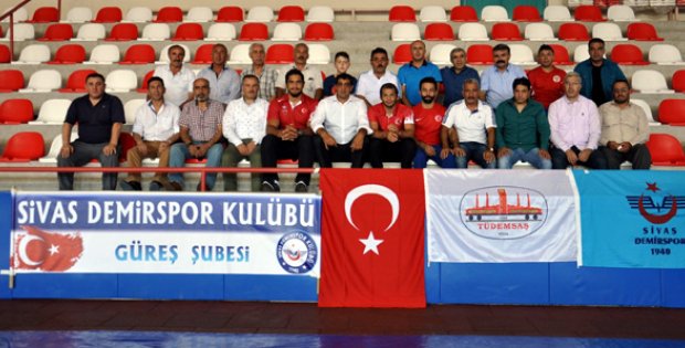 Sivas Demirspor´dan RİO Öncesi Güreşçilere Moral Ziyareti