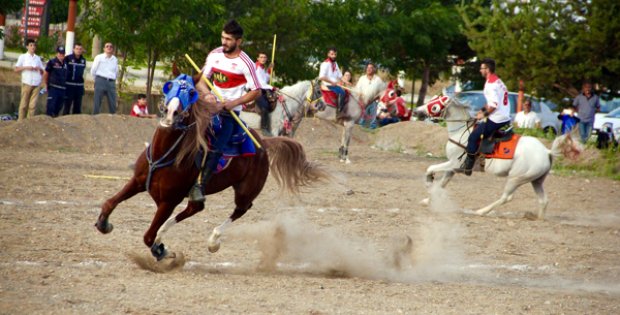Atlı Cirit Nefes Kesti