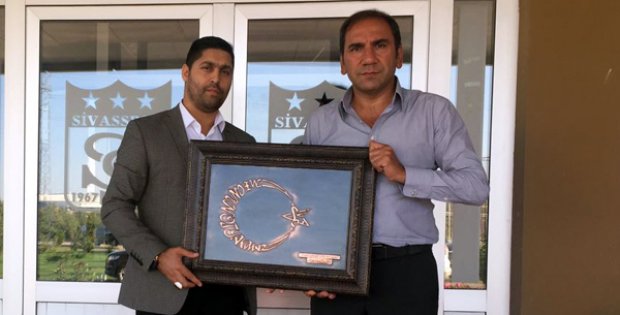 Düzgün´den Sivasspor´a Destek Ziyareti