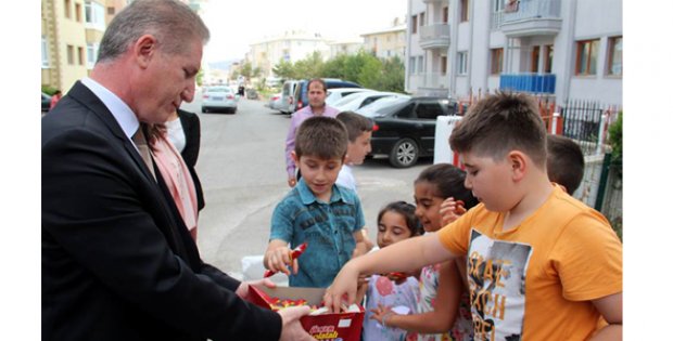 Vali Gül, Huzurevini Ziyaret Etti