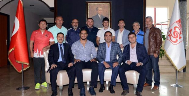Akgül´den Seri Ziyaretler
