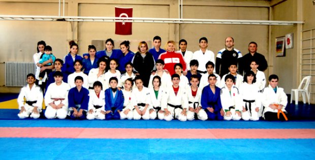 Judoda il birinciliği heyecanı