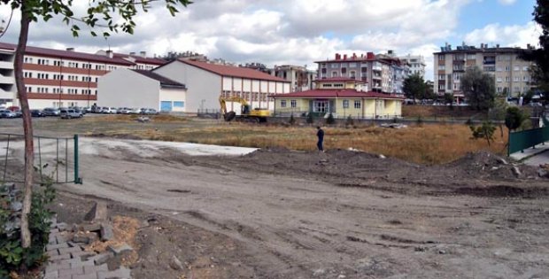 Yeni Selçuk Ortaokulu´nun Çalışmaları Başladı