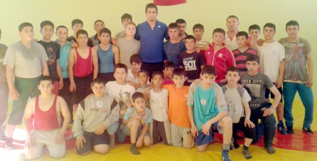 Pehlivanlar farka gitti