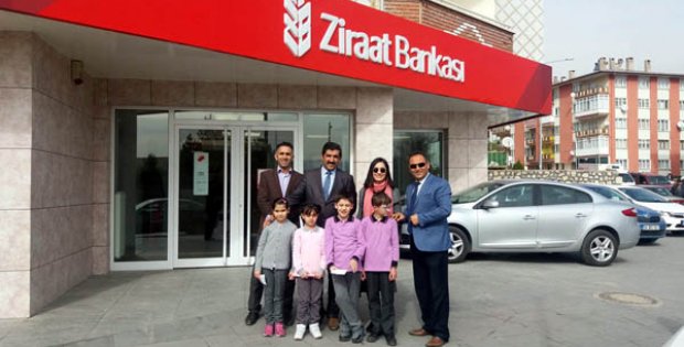 Harçlıklarından Biriktirdikleri 3500 TL´yi Bağışladılar