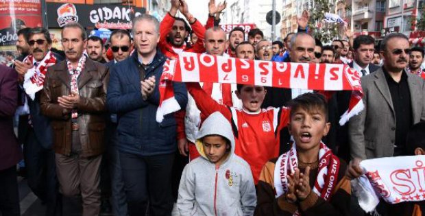Vali´den Sivasspor´a Yürüyüşlü Destek