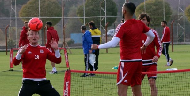 Sivasspor´da Ümraniye Mesaisi