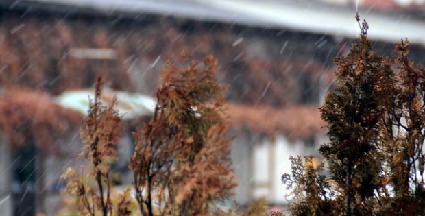 Mevsimin İlk Karı Düştü 
