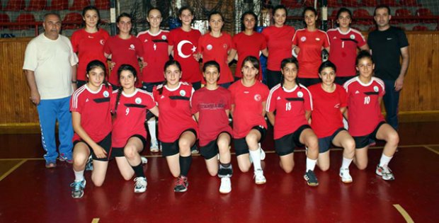 Bayanlar 1 Farkla Yenildi