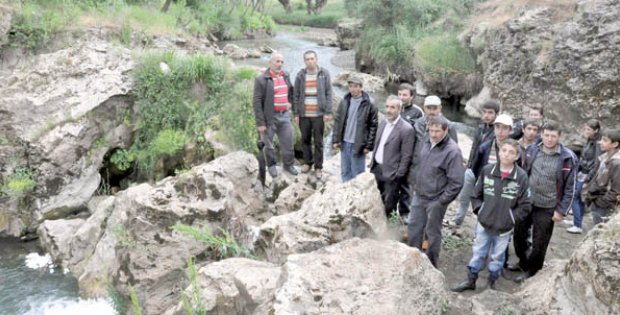  KÖYÜN BEREKETİ KESİLDİ