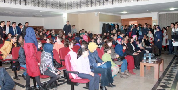 16 Aday Öğrenci Meclisi´ Seçimlerinde Yarıştı