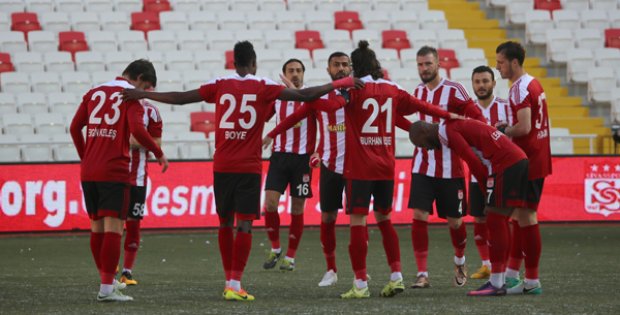 3 Futbolcu Sarı Kart Sınırında
