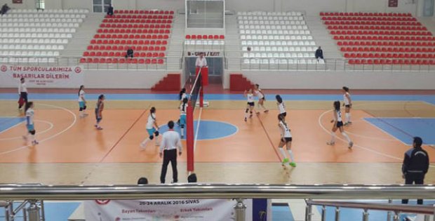 CÜ´de Voleybol Kervanı Başladı