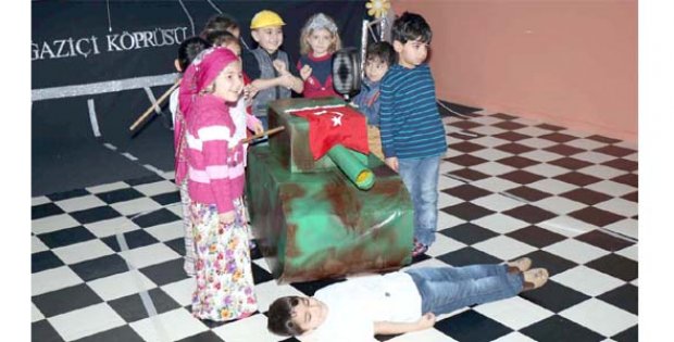 Anaokulu Öğrencileri 15 Temmuz´u Canlandırdı