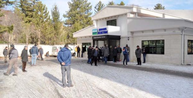 Çedaş´ta Fatura Ödeme Kuyruğu