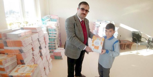 ÖNDER´den Huzur İmam Hatip´e Kitap Bağışı