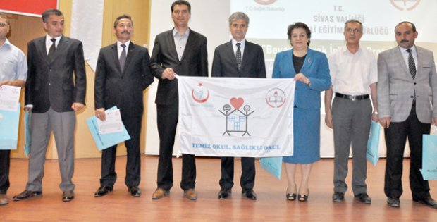 Bayraklarına kavuştular