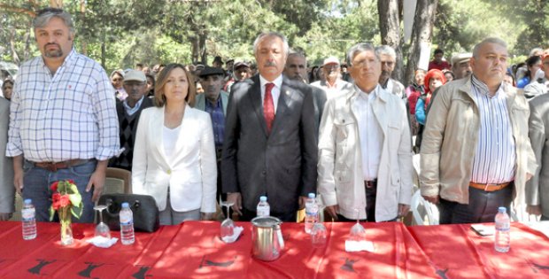 Başımızı yerden kaldıramadık