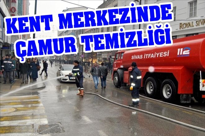 KENT MERKEZİNDE ÇAMUR TEMİZLİĞİ