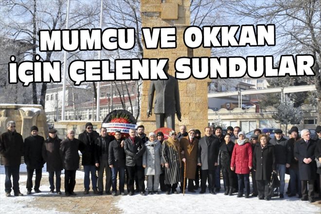 MUMCU VE OKKAN İÇİN ÇELENK SUNDULAR