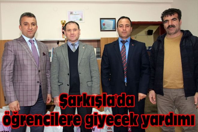 Şarkışla´da öğrencilere giyecek yardımı