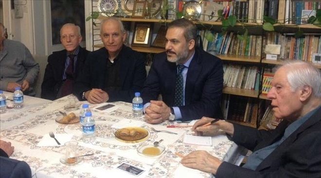 Hulusi Akar ve Hakan Fidan Nuri Pakdil´i ziyaret etti