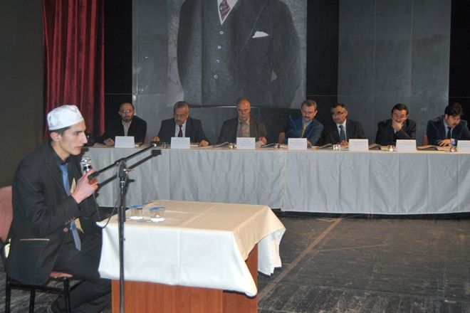 Yarışmaya 17 okuldan iki Hafız katıldı