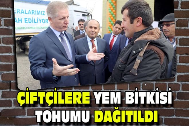 ÇİFTÇİLERE YEM BİTKİSİ TOHUMU DAĞITILDI
