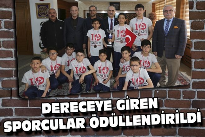 DERECEYE GİREN SPORCULAR ÖDÜLLENDİRİLDİ