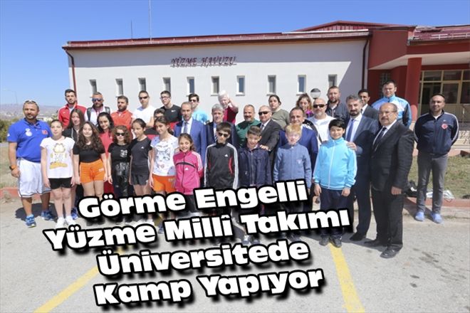 Görme Engelli Yüzme Millî Takımı Üniversitede Kamp Yapıyor