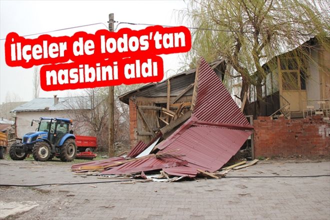 İlçeler de lodos´tan nasibini aldı