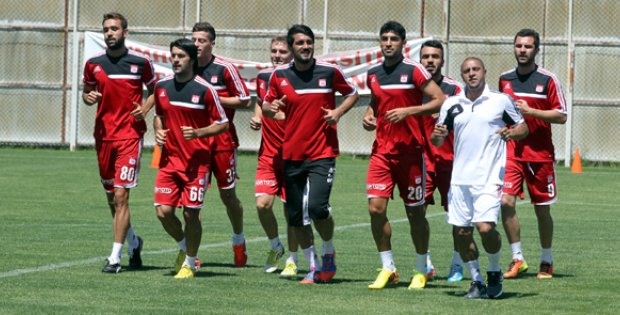 Carlos Nefes Aldırmıyor
