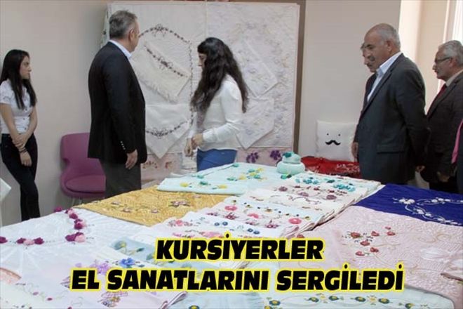 KURSİYERLER EL SANATLARINI SERGİLEDİ