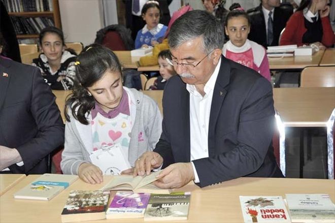 Bakan Yılmaz´dan Gürünlü öğrencilere mektup