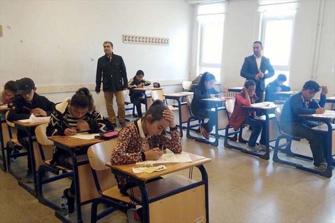 Kangal´da 500 öğrenci bursluluk sınavına girdi