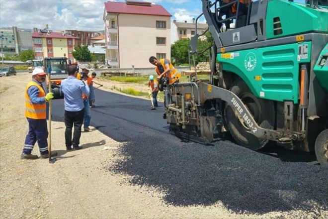 BELEDiYE ASFALTTA TEMPOYU YÜKSELTTİ