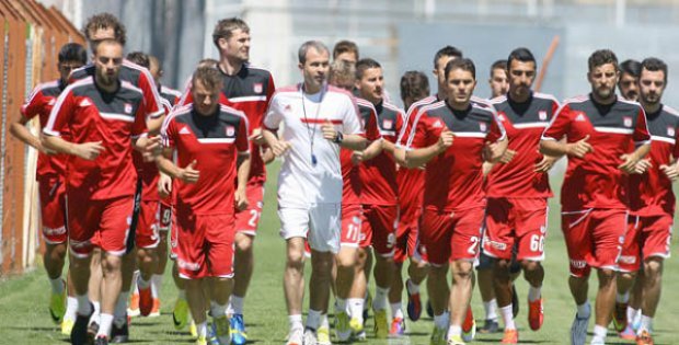 Hollanda kampı başladı