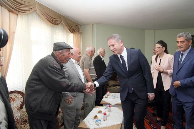 HUZUREVİNDE HÜZÜNLÜ BAYRAM