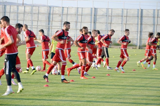 SİVASSPOR TOPBAŞI YAPIYOR
