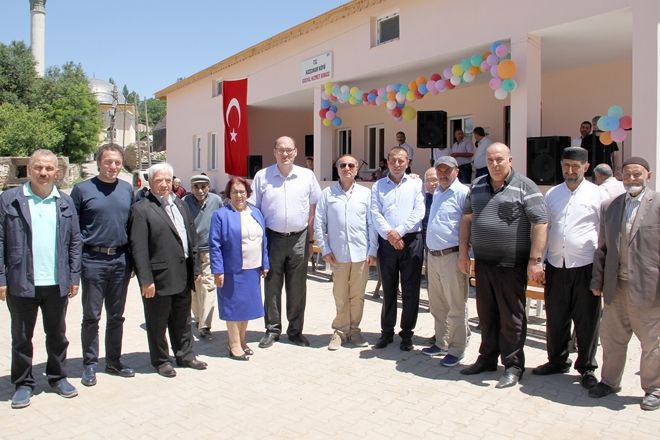 KÖYE ÇOK AMAÇLI SALON YAPTILAR